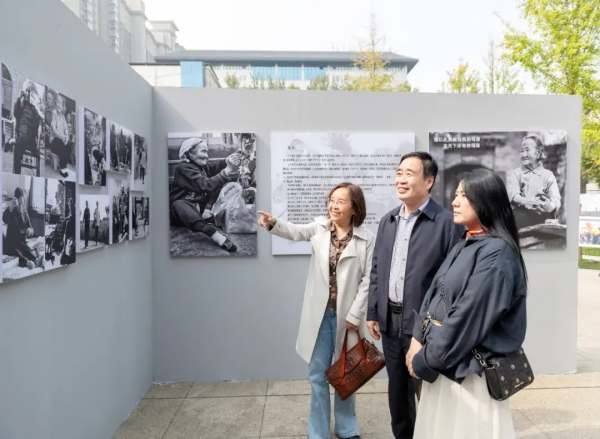 长安人摄影作品亮相第八届丝路影像博览会